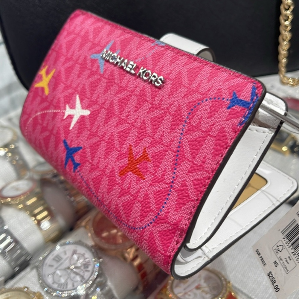 Michael Kors Medium Saffiano Leather Bifold Wallet Dragonfruit
NWT - Picture 7 of 16